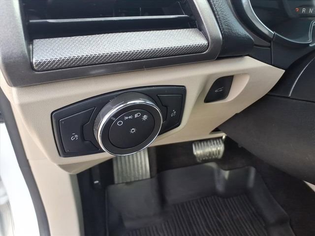 Used 2020 Ford Fusion SE image 15