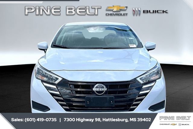 Used 2025 Nissan Versa SV image 3