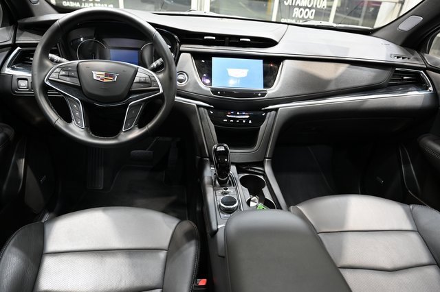 Used 2025 Cadillac XT5 Premium Luxury image 12