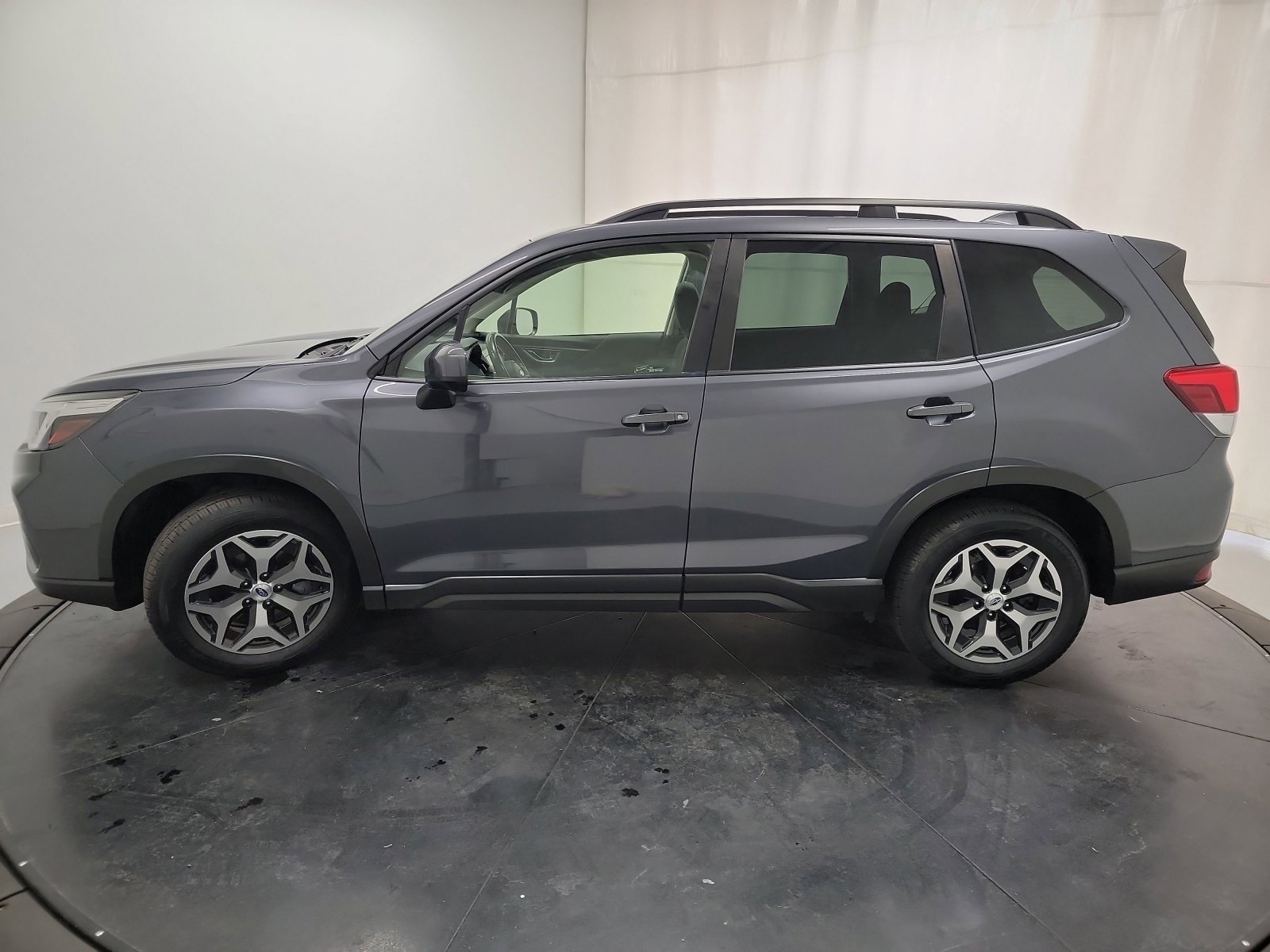 Used 2020 Subaru Forester Premium image 4