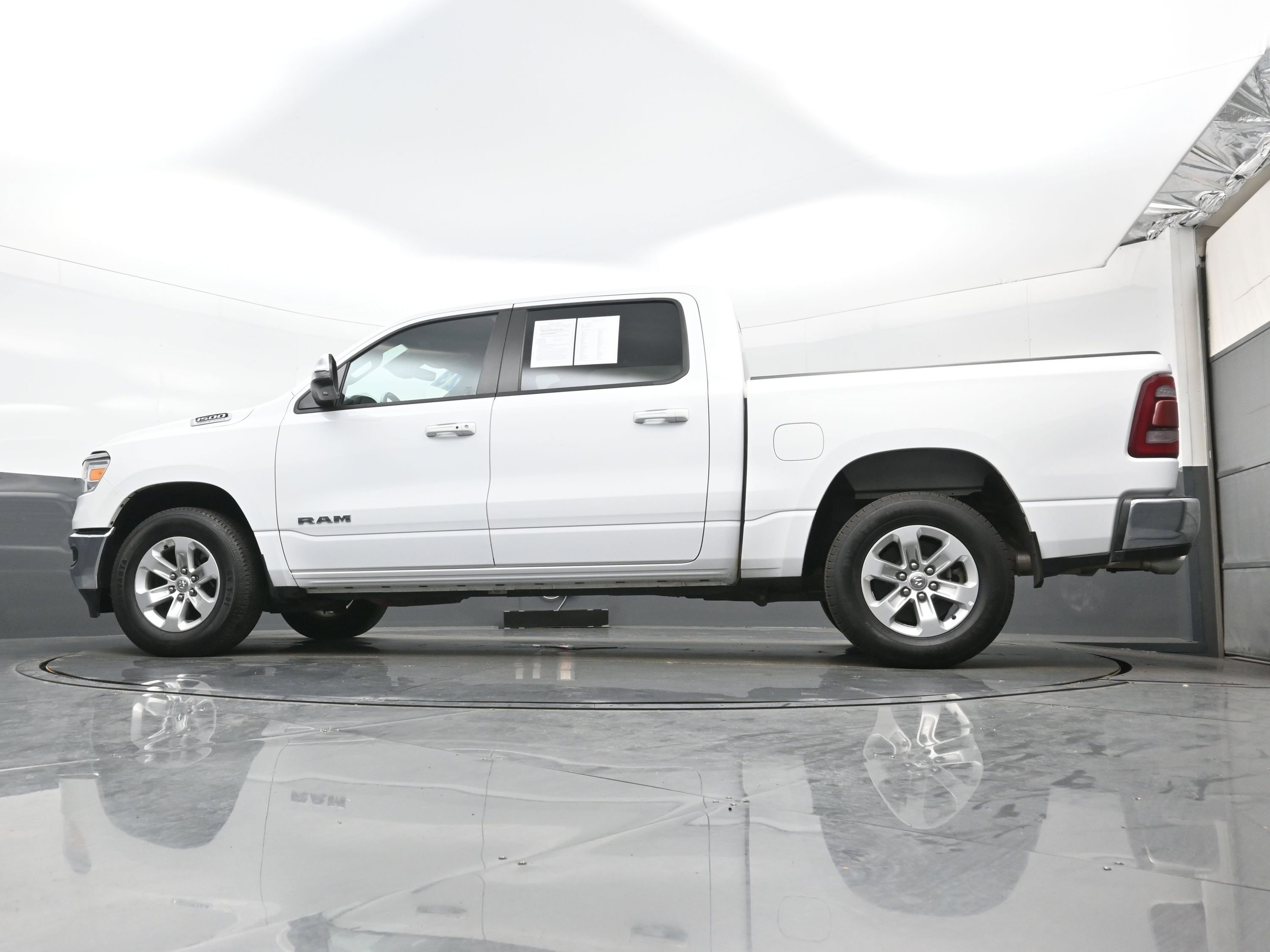 Used 2023 RAM 1500 Laramie AWD/4WD image 26