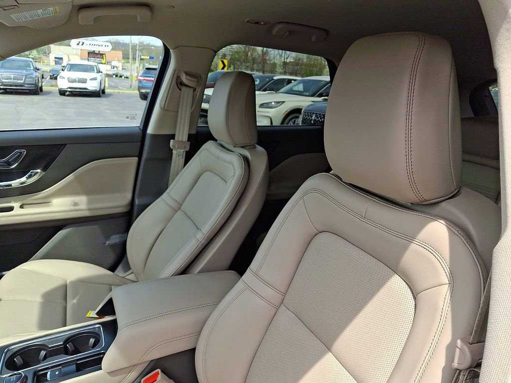 Certified 2024 Lincoln Corsair AWD w/ Equipment Group 101A image 14
