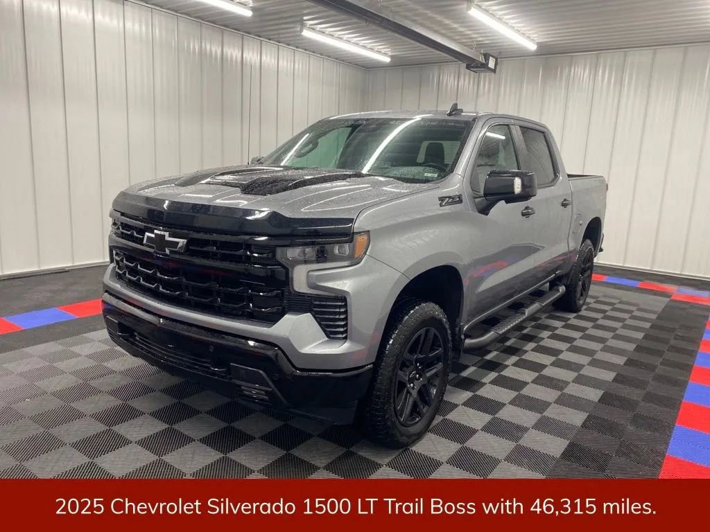 Used 2025 Chevrolet Silverado 1500 LT Trail Boss w/ LT Trail Boss Premium Package image 3