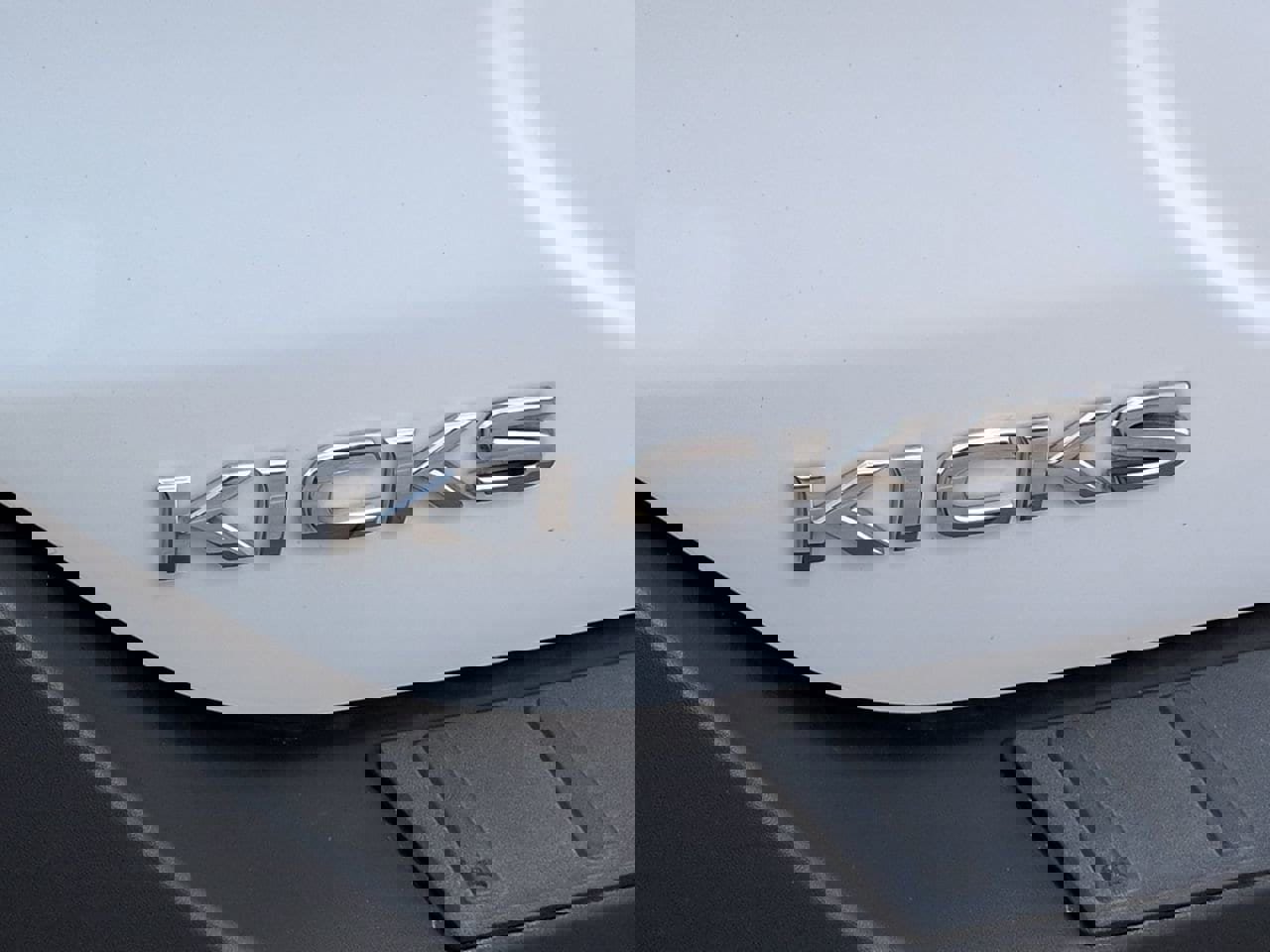 Used 2020 Nissan Kicks SR w/ SR Premium Package FWD image 6