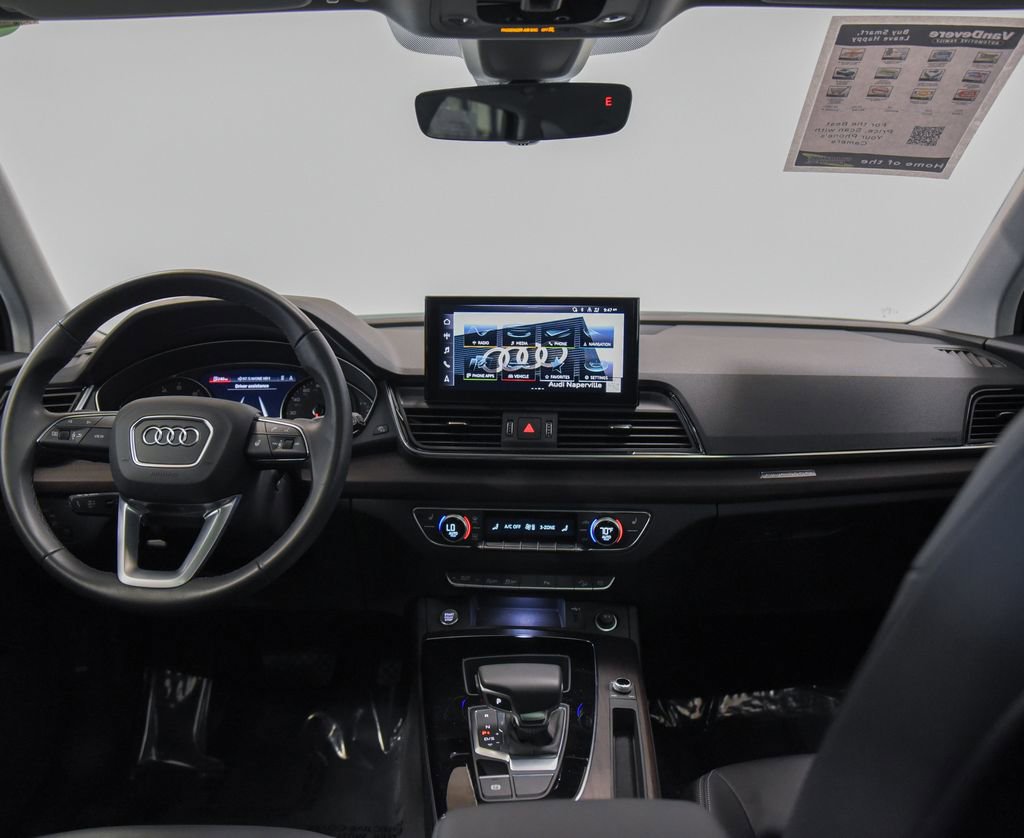 Used 2023 Audi Q5 2.0T Premium w/ Convenience Package image 2