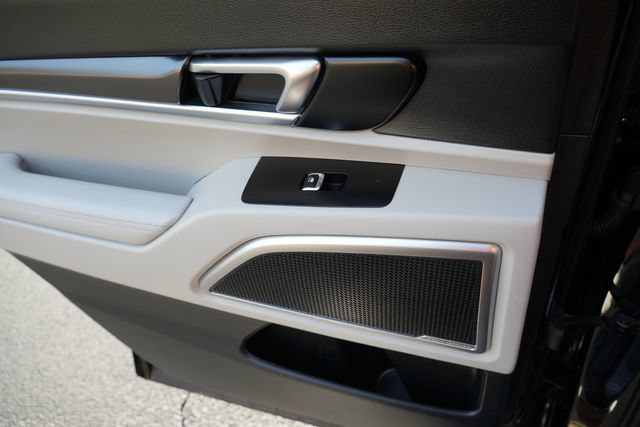 Used 2025 Kia Telluride S FWD image 21