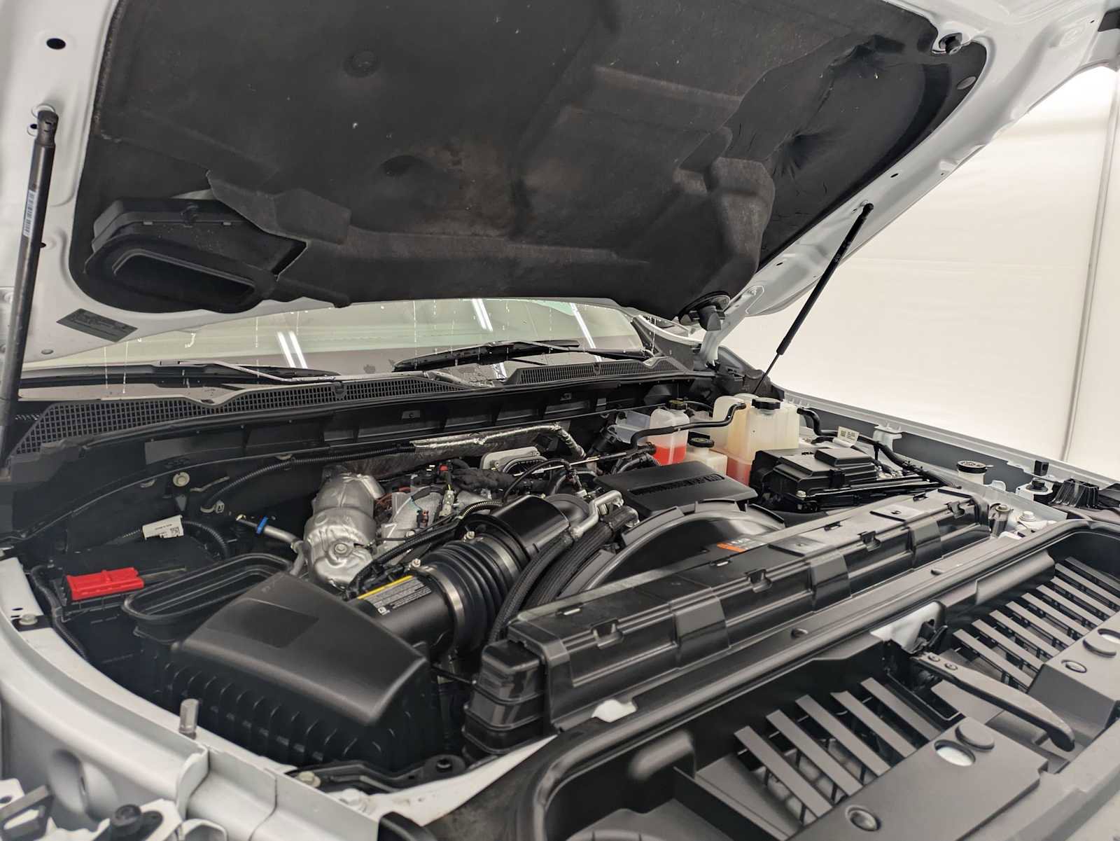 Used 2025 GMC Sierra 3500 SLE w/ SLE Convenience Package image 16