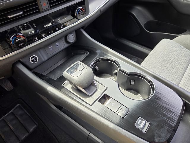 Used 2023 Nissan Rogue SV FWD image 24