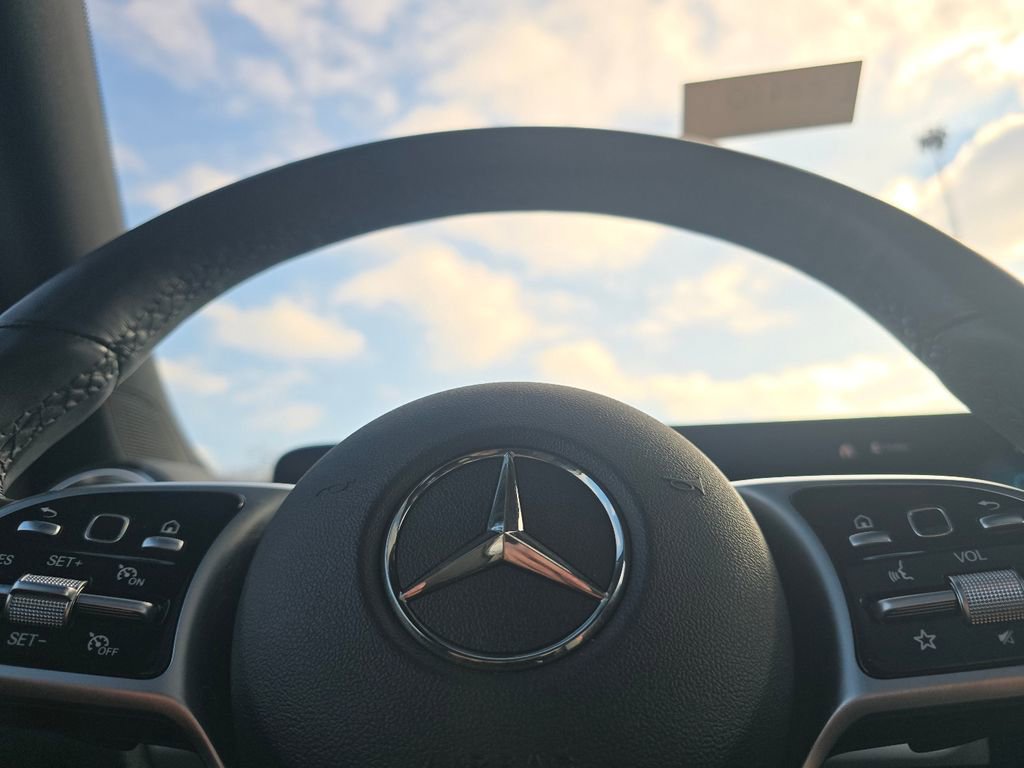 Used 2020 Mercedes-Benz GLB 250 4MATIC image 27