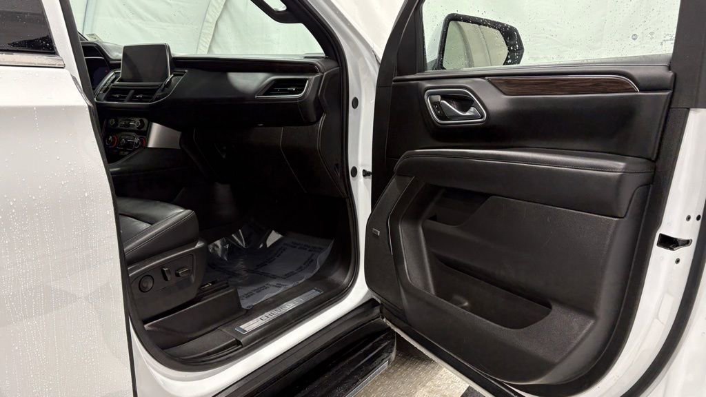 Used 2024 Chevrolet Tahoe LT AWD/4WD image 20