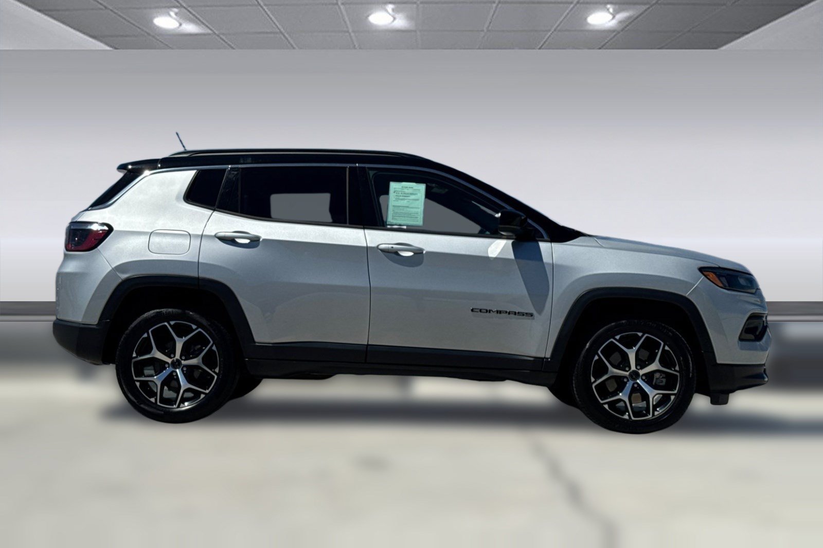 Used 2025 Jeep Compass Limited AWD/4WD image 8
