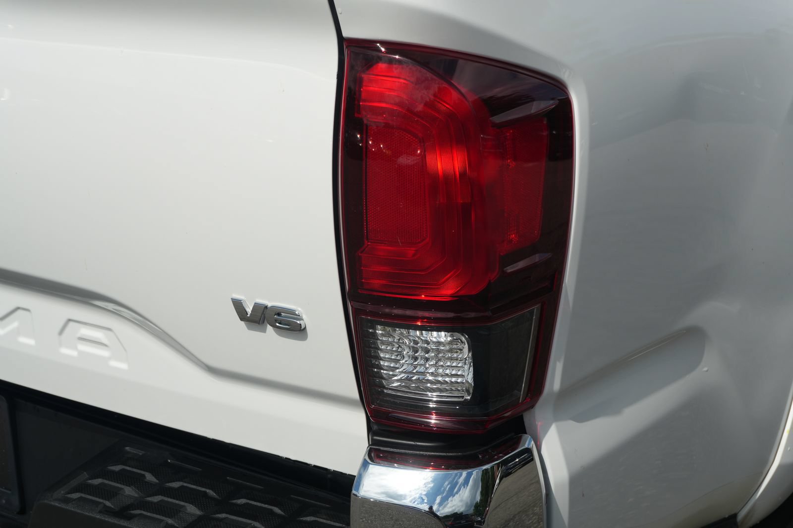 Used 2021 Toyota Tacoma SR5 AWD/4WD image 10