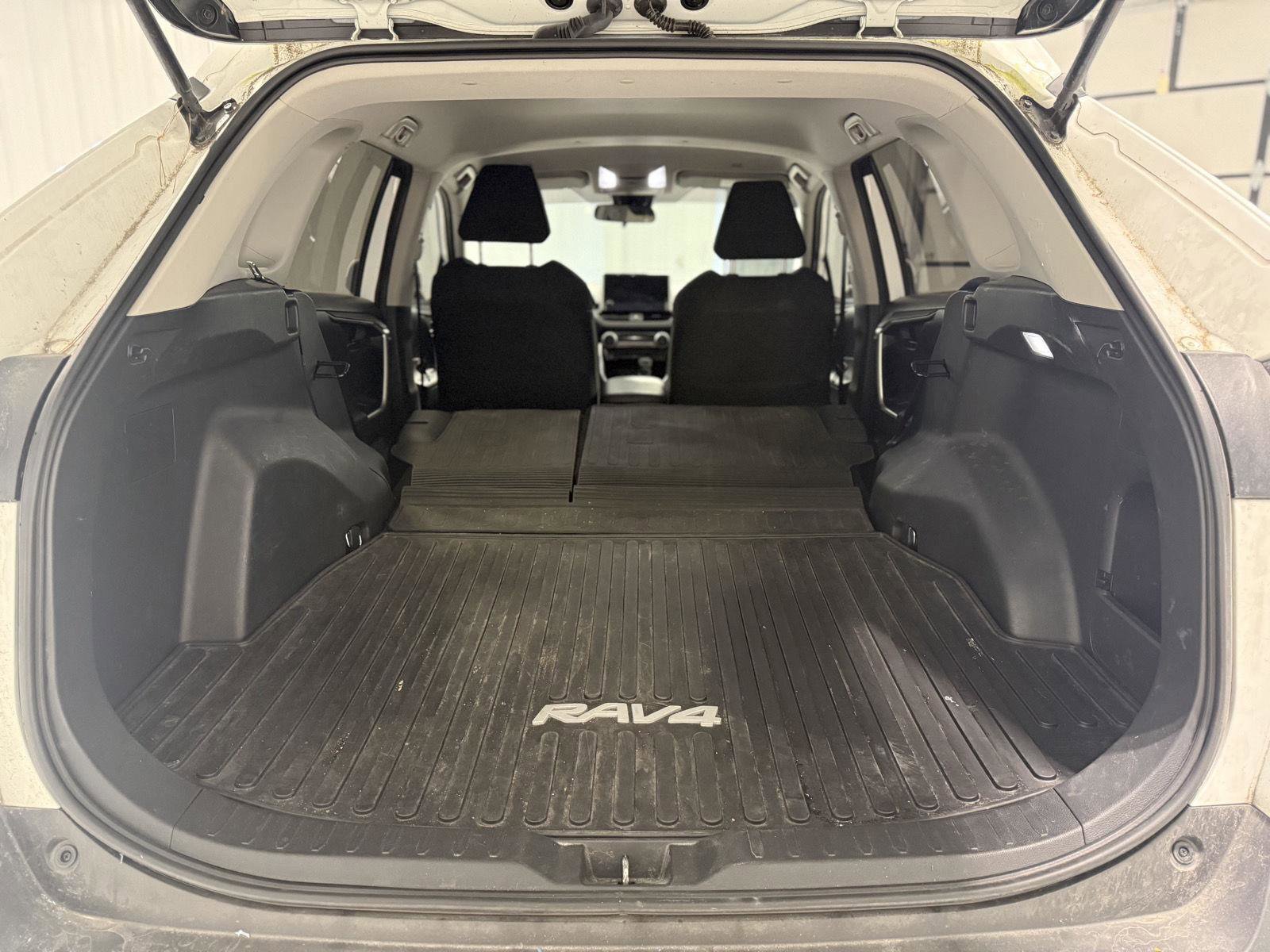 Used 2023 Toyota RAV4 LE image 7