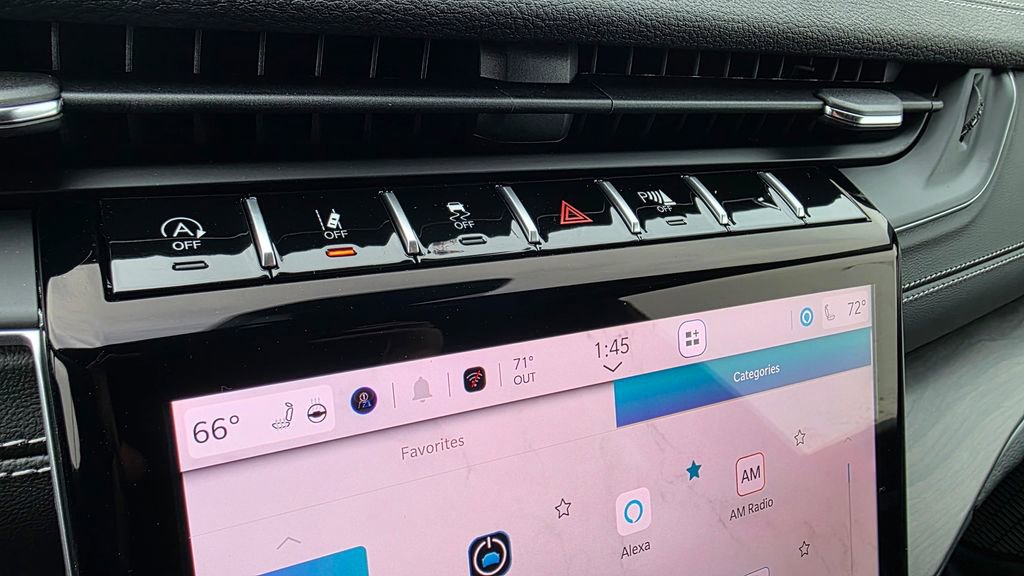 New 2025 Jeep Grand Cherokee L Limited w/ Black Appearance Package image 35