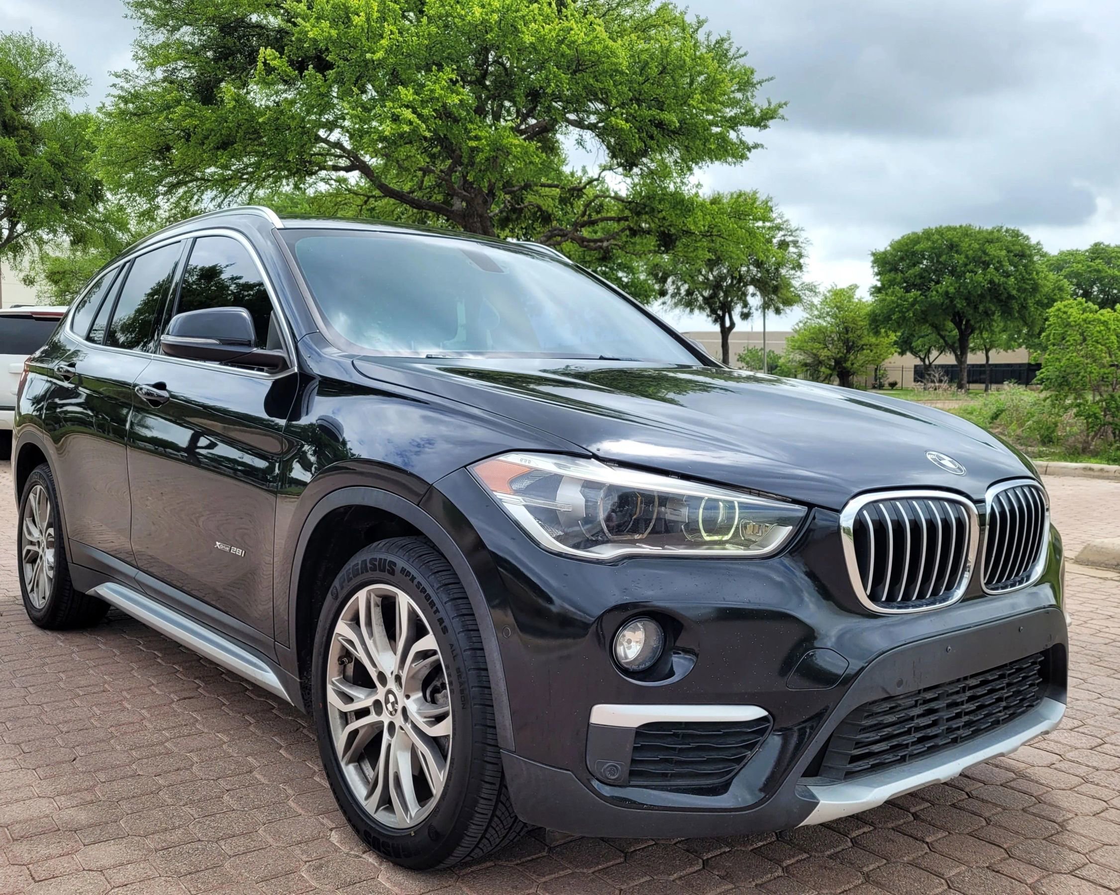 Used 2017 BMW X1 xDrive28i image 4
