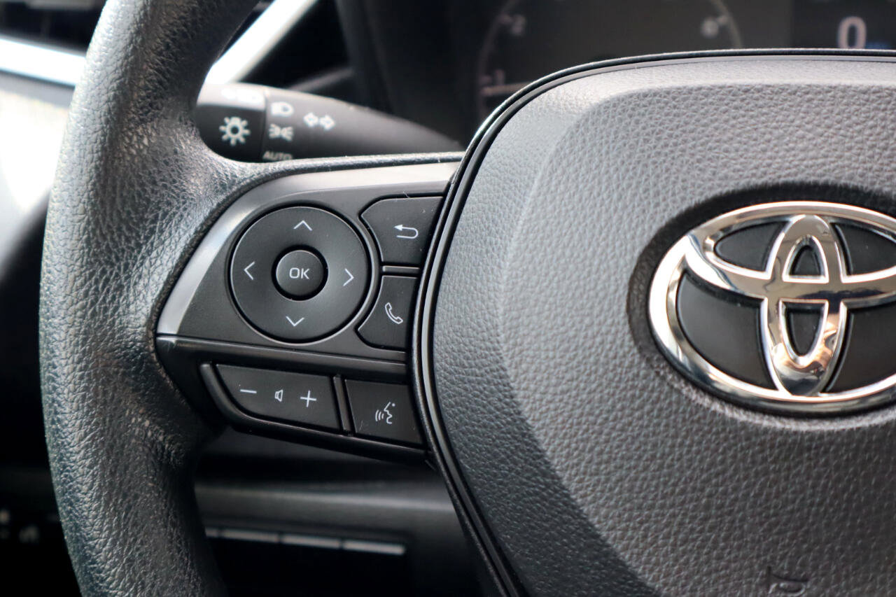 Used 2024 Toyota Corolla LE image 28