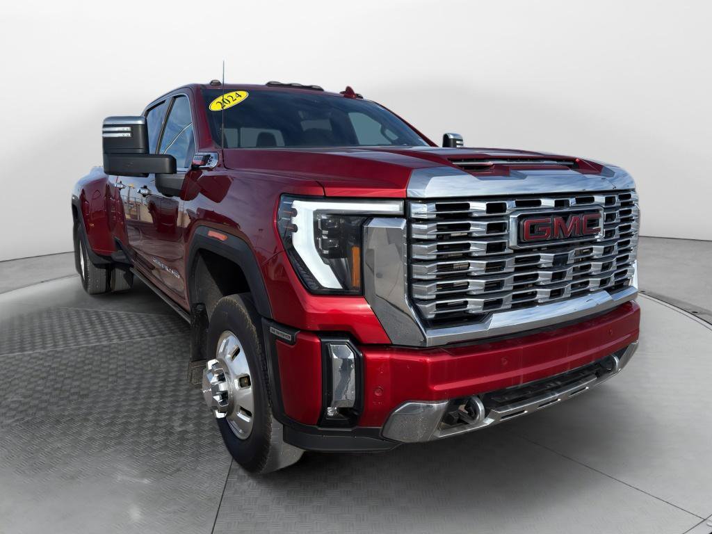 Used 2024 GMC Sierra 3500 Denali w/ Denali Reserve Package image 3