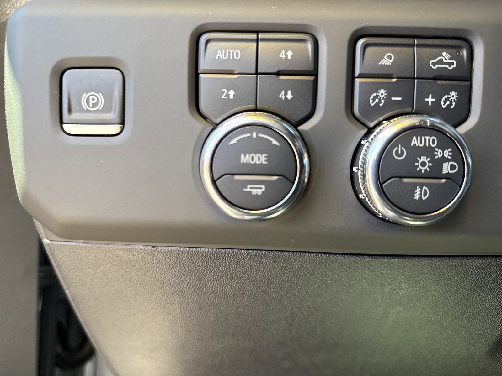 New 2025 GMC Sierra 2500 Denali w/ Denali Reserve Package image 18