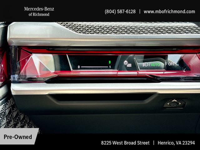 Used 2025 BMW 760i xDrive w/ Premium Package image 26