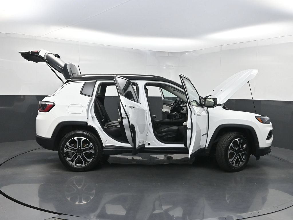 Used 2022 Jeep Compass Limited AWD/4WD image 36