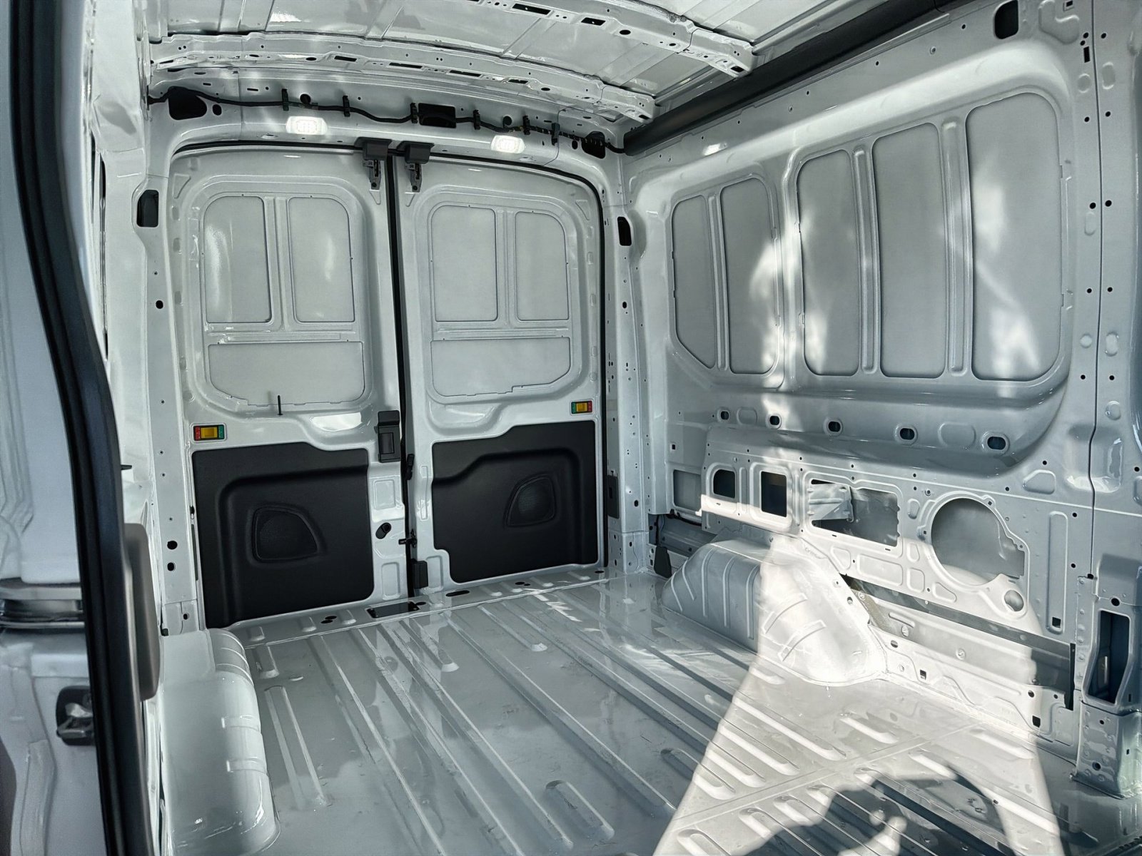 New 2026 Ford Transit 250 148 Medium Roof image 28