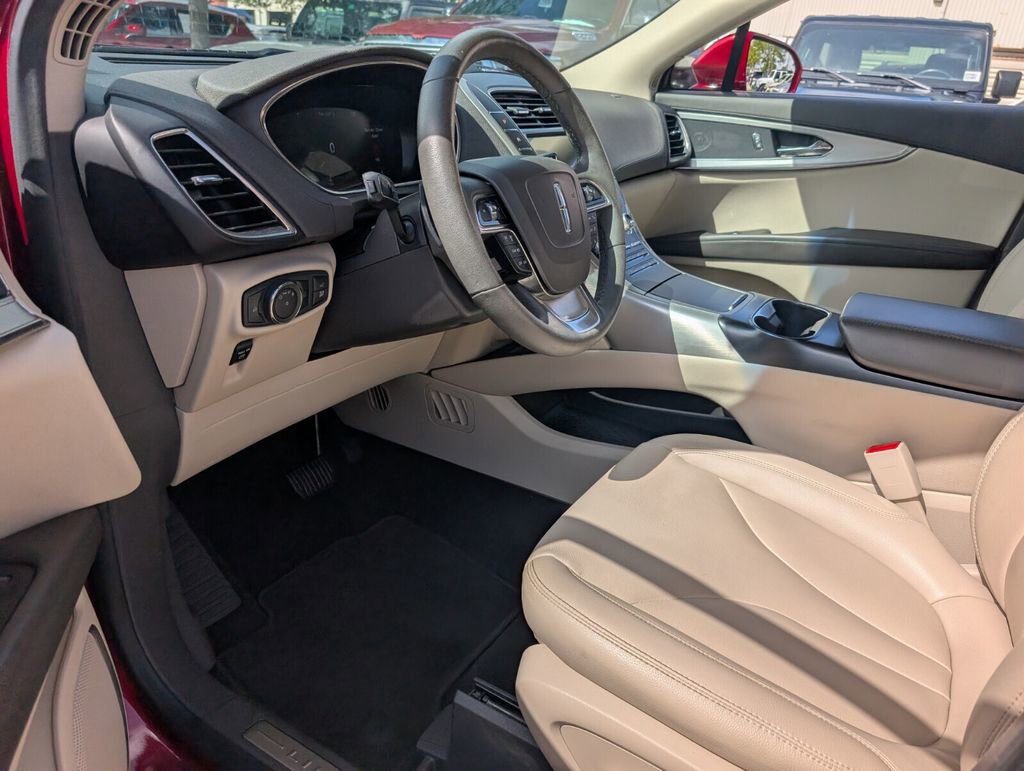 Certified 2019 Lincoln Nautilus FWD image 11