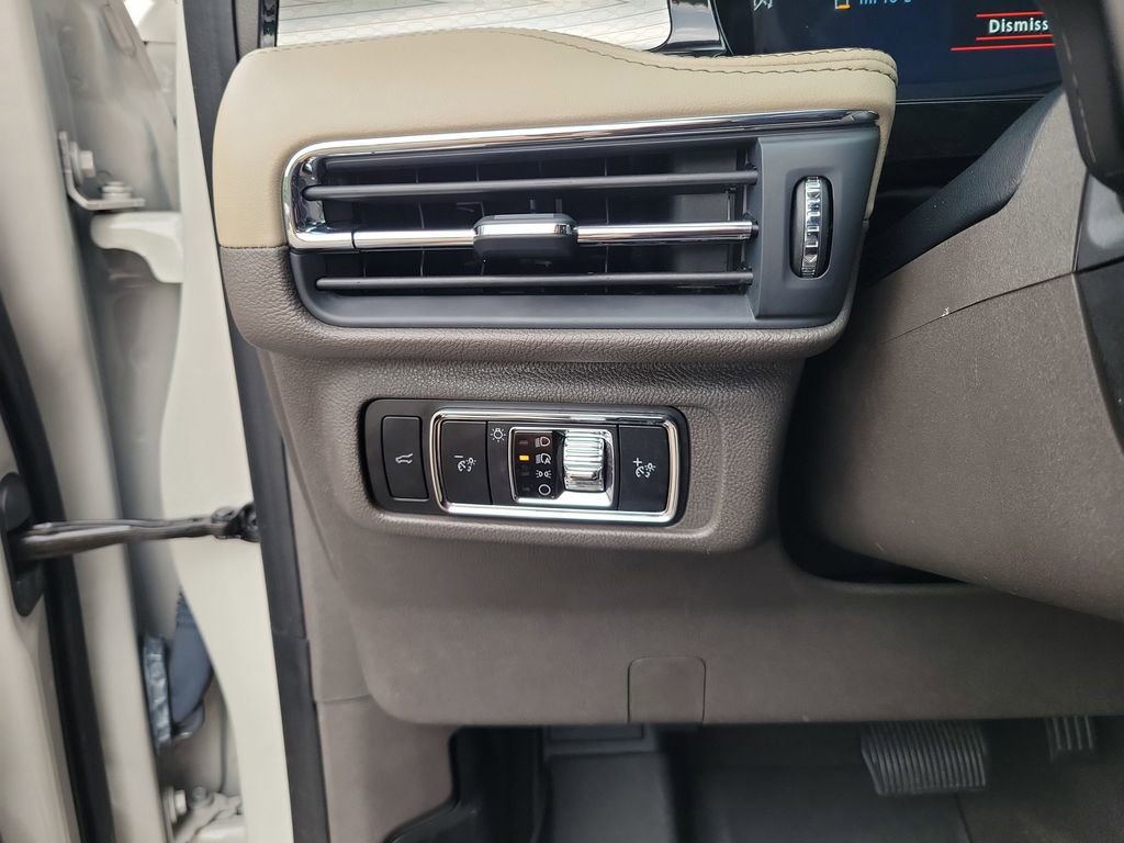 Certified 2024 Lincoln Corsair FWD w/ Equipment Group 101A image 29