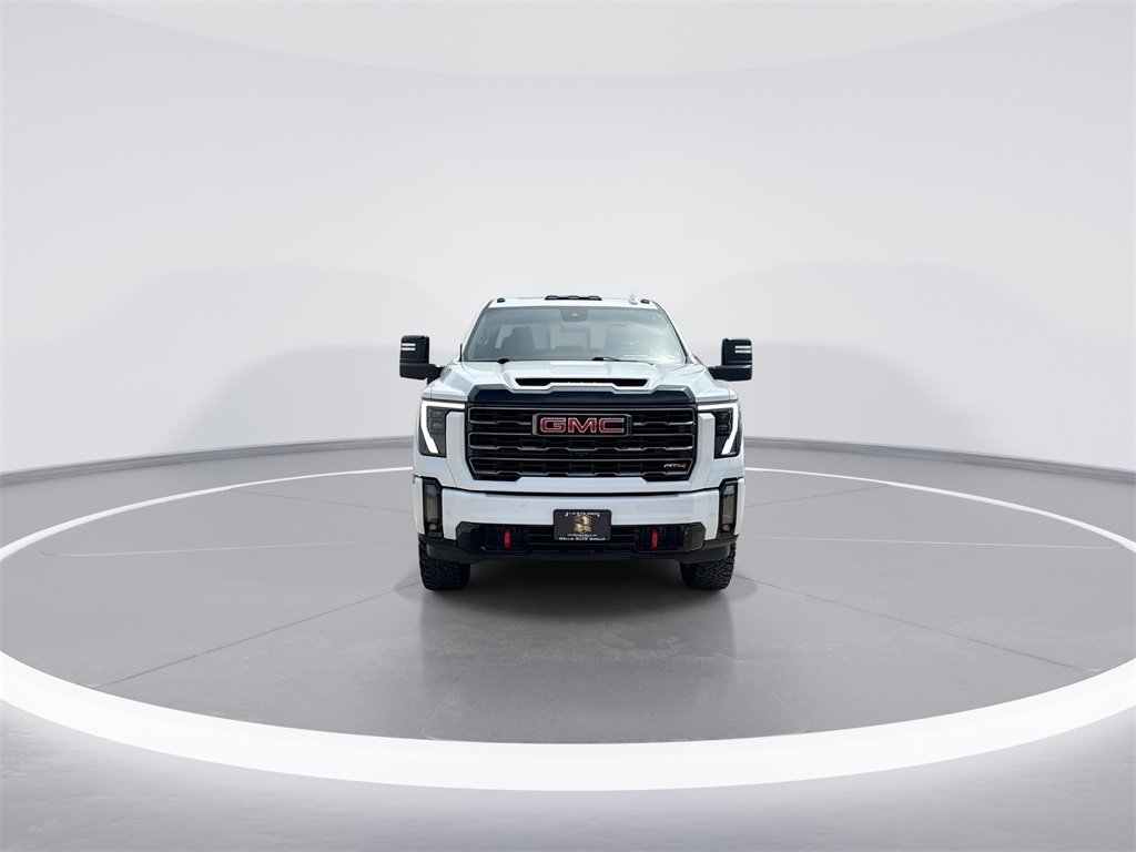 Used 2024 GMC Sierra 2500 AT4 w/ AT4 Premium Plus Package image 3