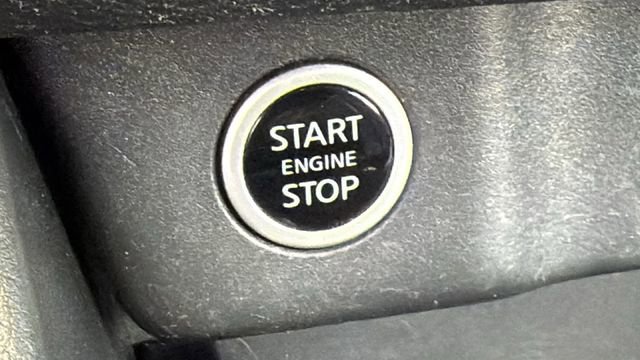 Used 2023 Nissan Rogue SV AWD/4WD image 21