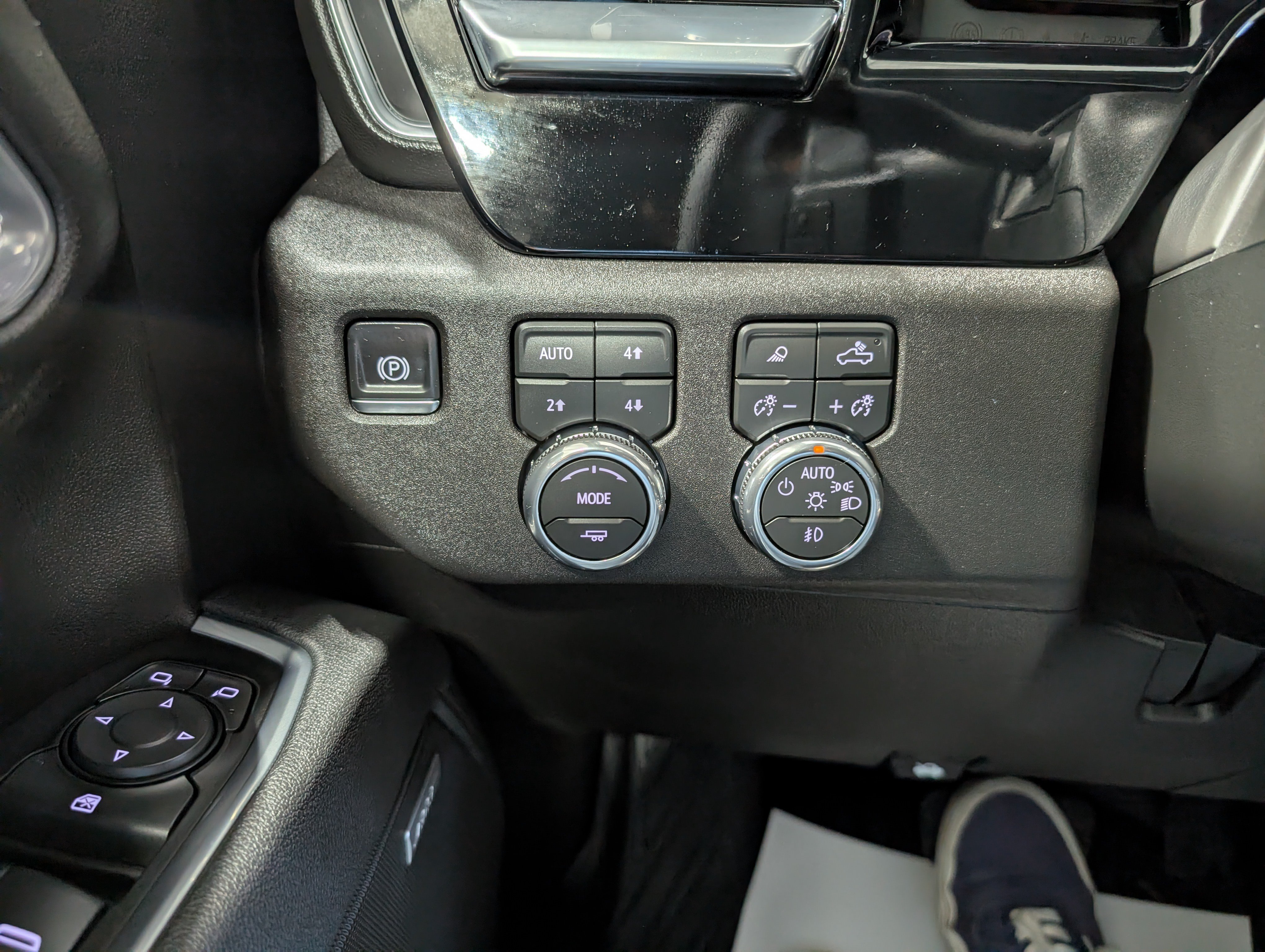 Used 2026 GMC Sierra 1500 Elevation w/ Elevation Premium Package AWD/4WD image 24