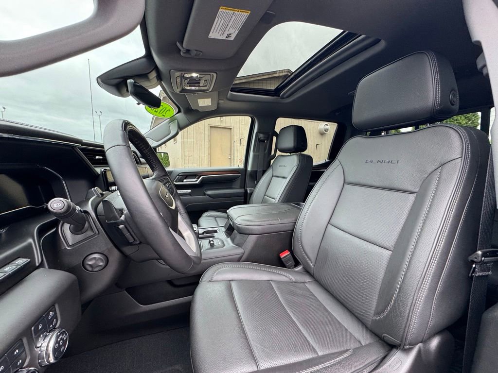 Used 2025 GMC Sierra 1500 Denali AWD/4WD image 18