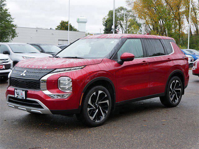 Used 2022 Mitsubishi Outlander SE image 3