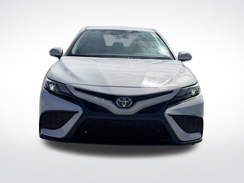 Used 2022 Toyota Camry SE FWD image 9