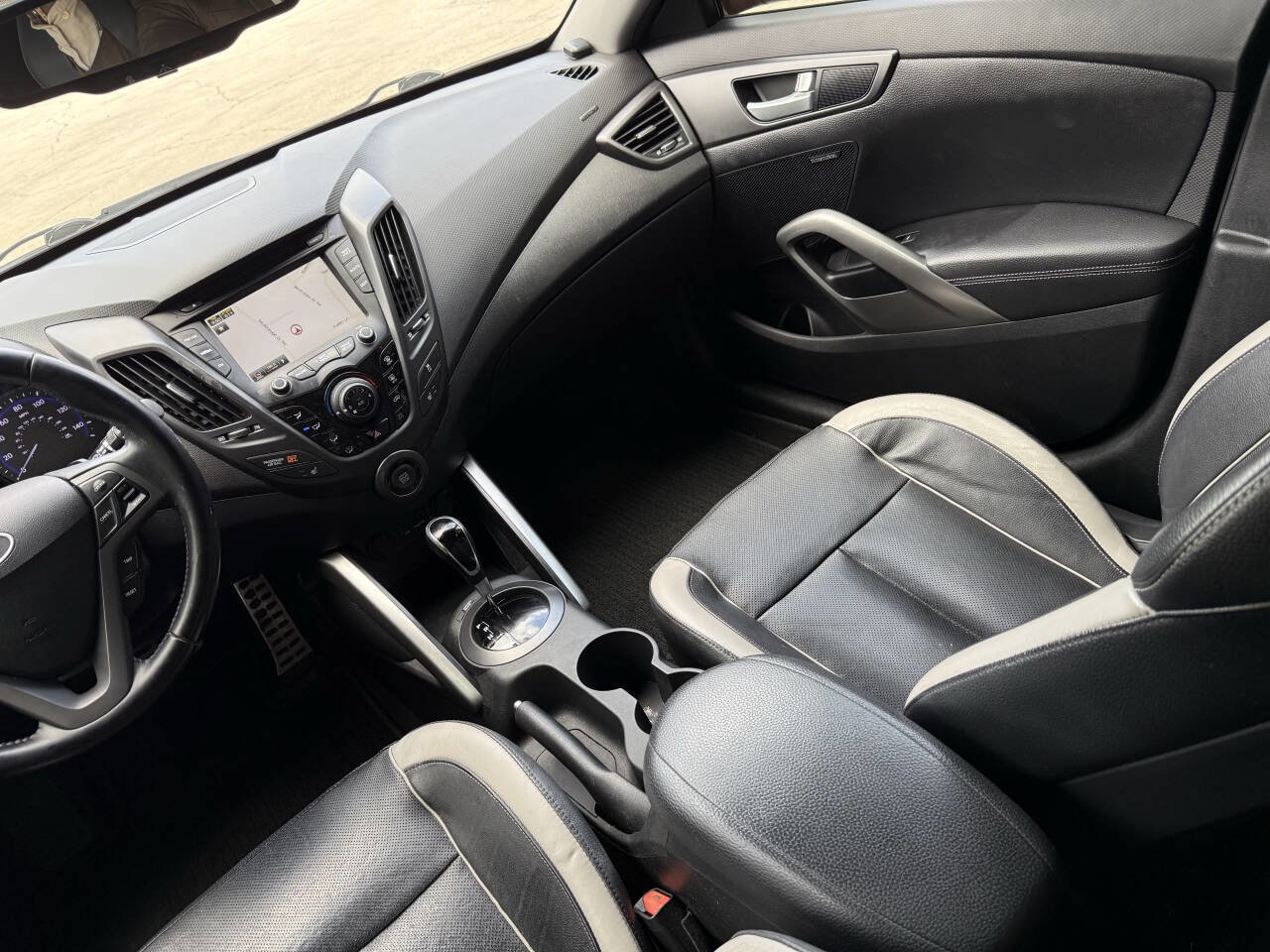 Used 2014 Hyundai Veloster Turbo image 30