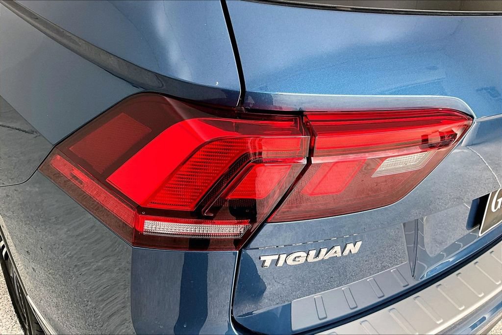 Used 2020 Volkswagen Tiguan SEL Premium R-Line AWD/4WD image 36