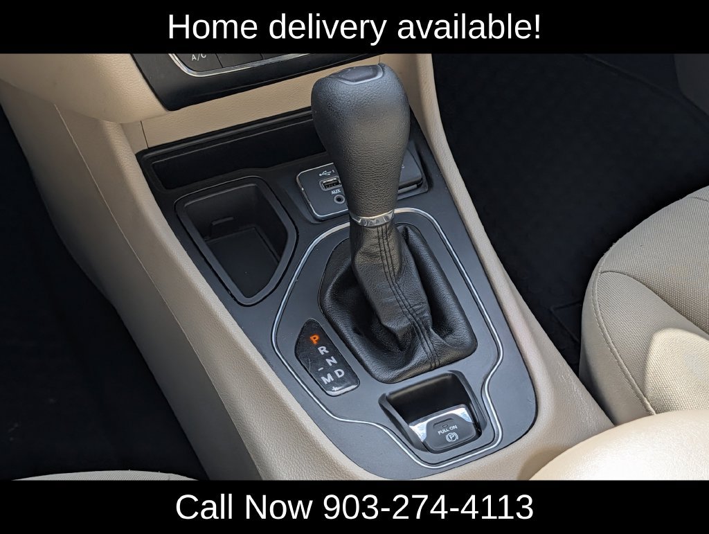 Used 2019 Jeep Cherokee Latitude w/ Cold Weather Group FWD image 17