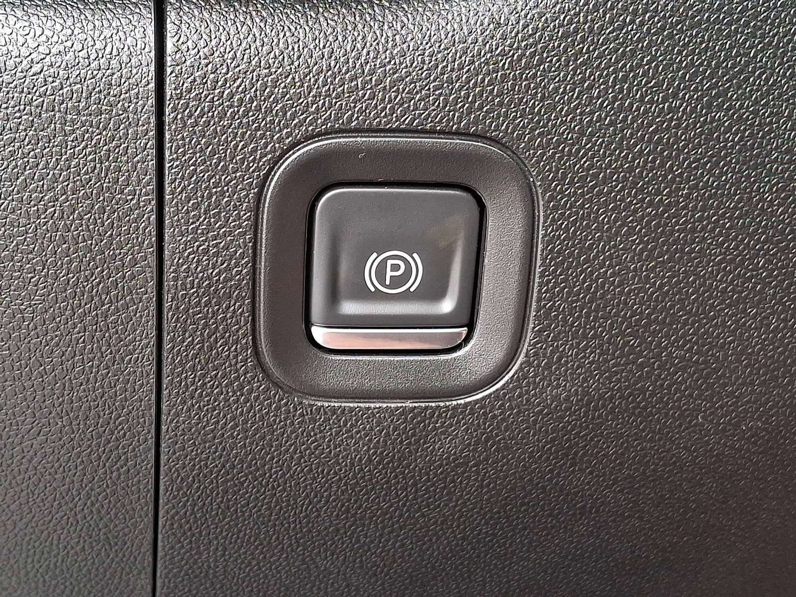 Used 2019 Chevrolet Silverado 1500 Custom Trail Boss w/ Custom Convenience Package image 21