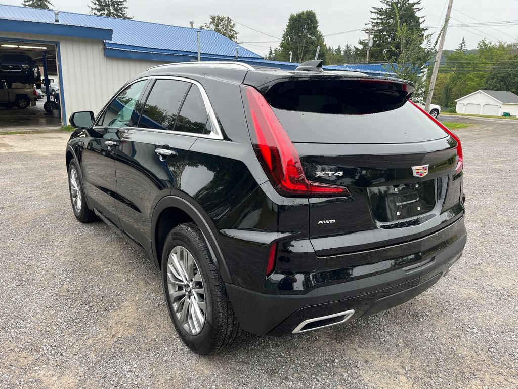Used 2025 Cadillac XT4 Premium Luxury AWD/4WD image 10