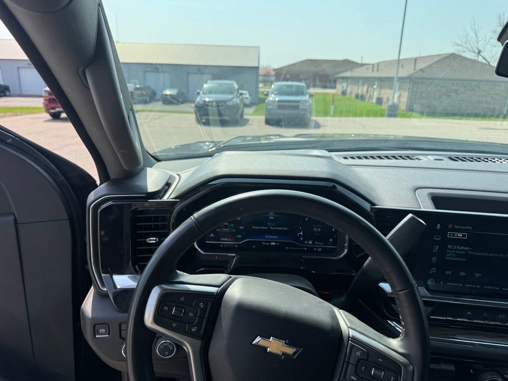 Used 2025 Chevrolet Silverado 1500 LT image 17
