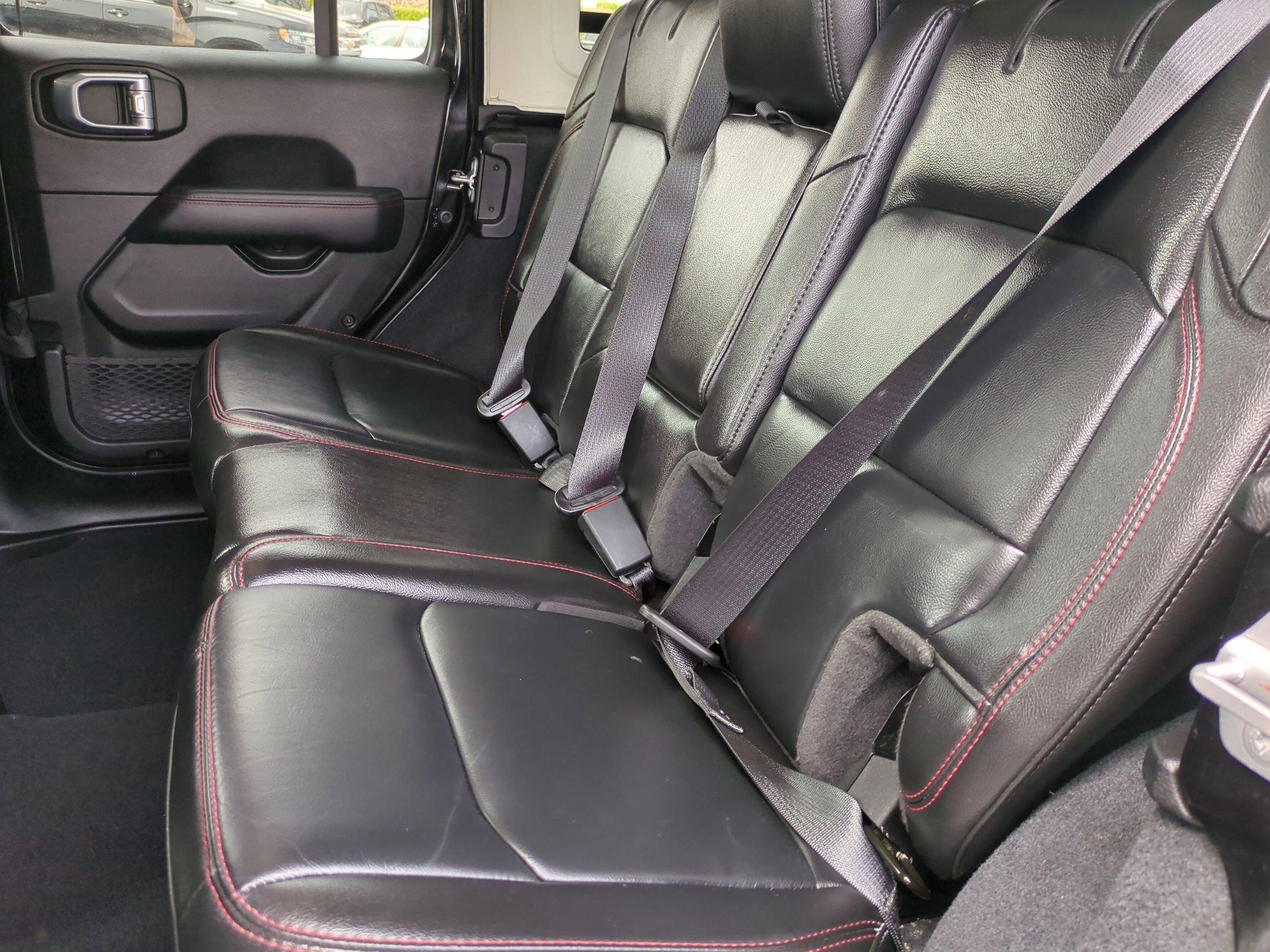 Used 2022 Jeep Wrangler Unlimited Rubicon image 34