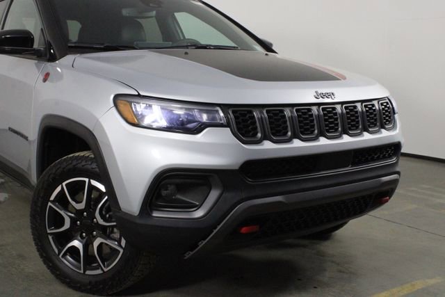 Used 2024 Jeep Compass Trailhawk image 49