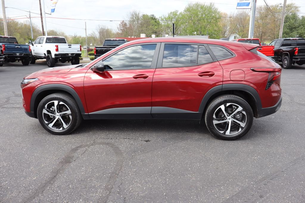 Used 2024 Chevrolet Trax RS w/ Driver Confidence Package FWD image 27