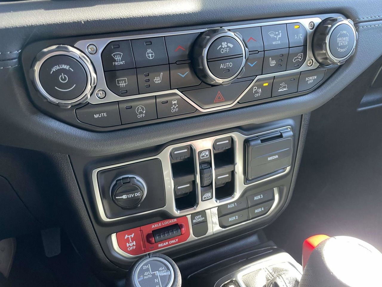 New 2025 Jeep Gladiator Mojave image 20