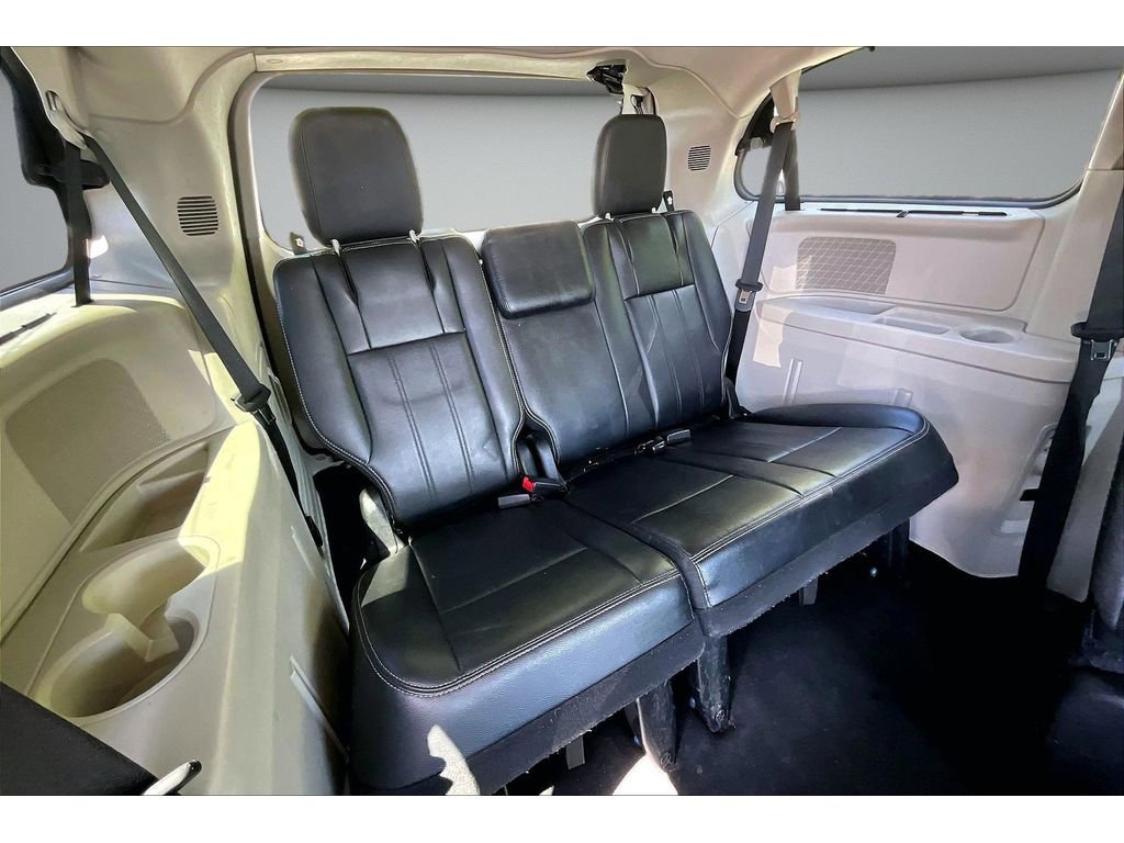 Used 2013 Chrysler Town & Country Touring-L w/ Entertainment Group #2 image 28