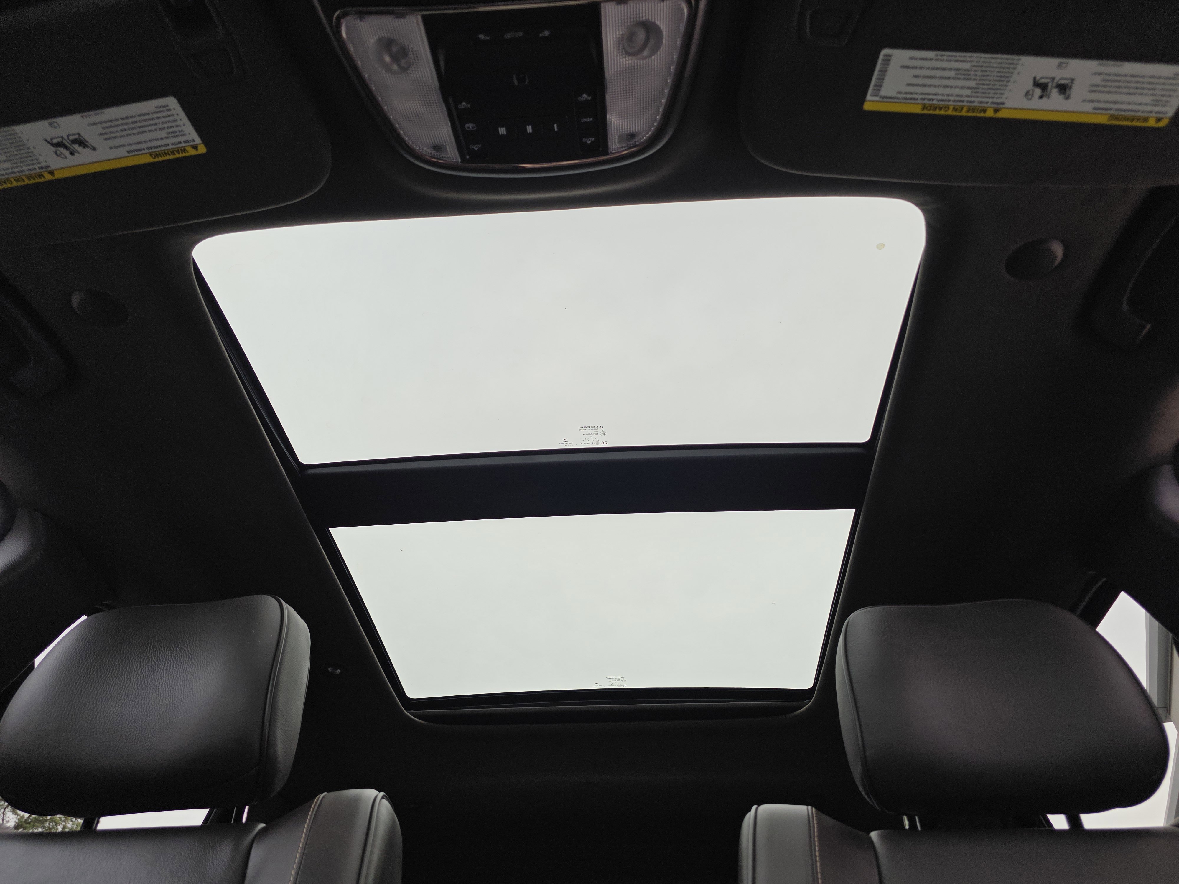 Used 2016 Jeep Grand Cherokee Summit image 12