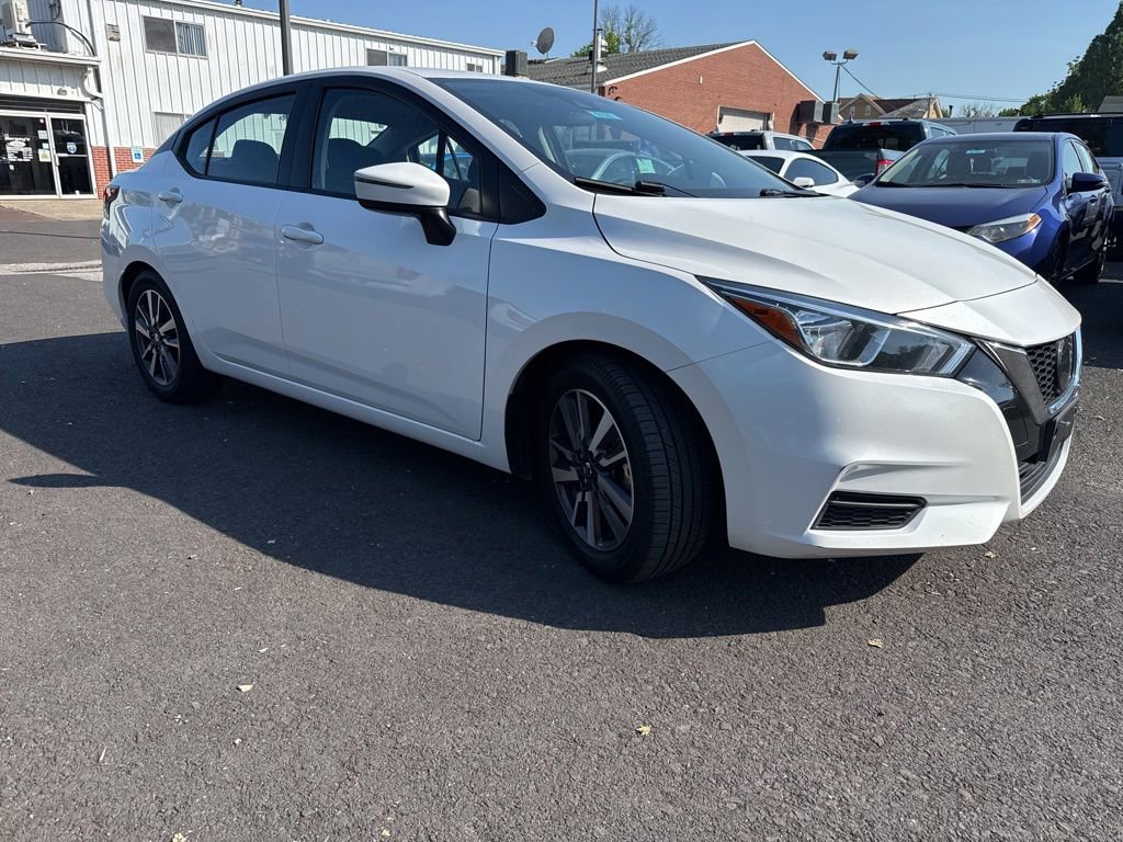 Used 2020 Nissan Versa SV FWD image 3