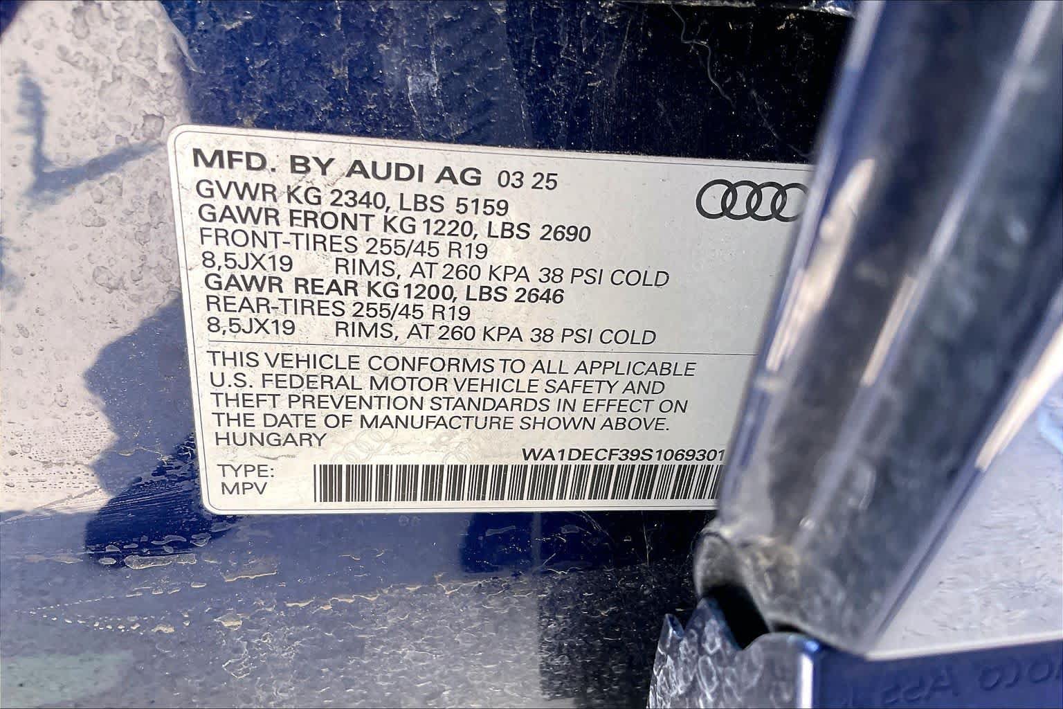 Used 2025 Audi Q3 2.0T Premium w/ Convenience Package AWD/4WD image 34