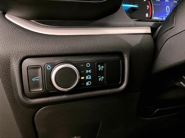 Used 2023 Ford Explorer XLT AWD/4WD image 31