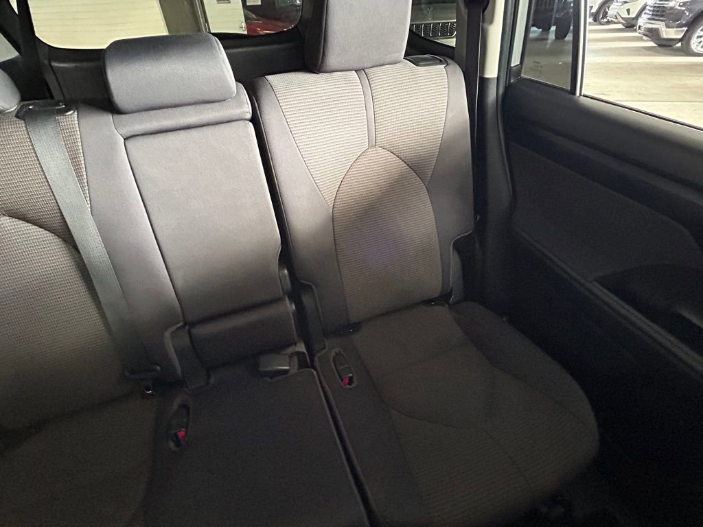 Used 2023 Toyota Highlander LE image 14