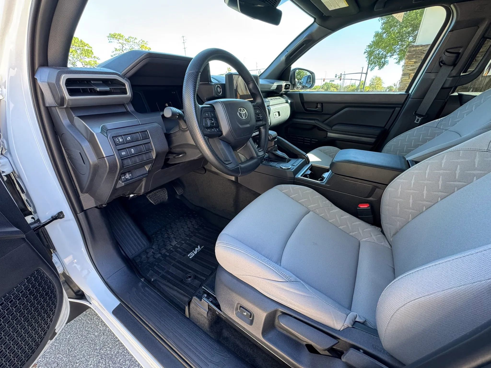 Used 2025 Toyota Tacoma SR5 image 8